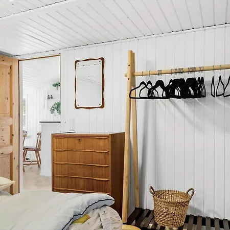 1418-aakirkeby-lyngvejen-25 Сasa de vacaciones *