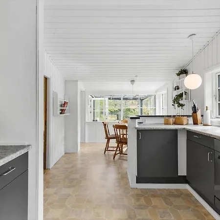 1418-aakirkeby-lyngvejen-25 *