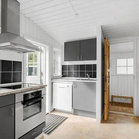 1418-aakirkeby-lyngvejen-25 Casa de Férias