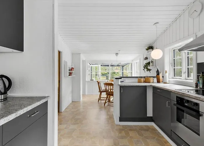 1418-aakirkeby-lyngvejen-25 *