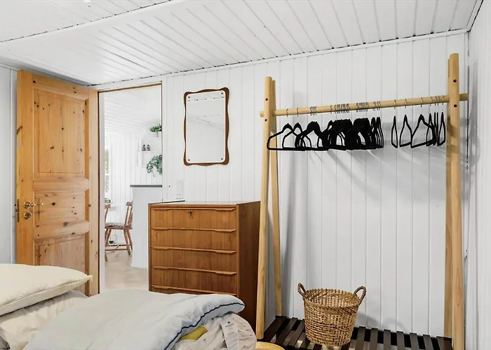 1418-aakirkeby-lyngvejen-25 Сasa de vacaciones *